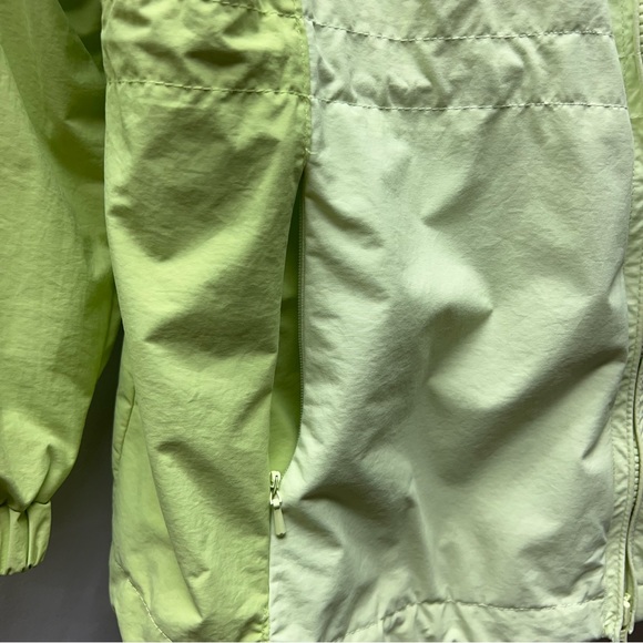Women’s Columbia Windbreaker - Picture 4 of 10